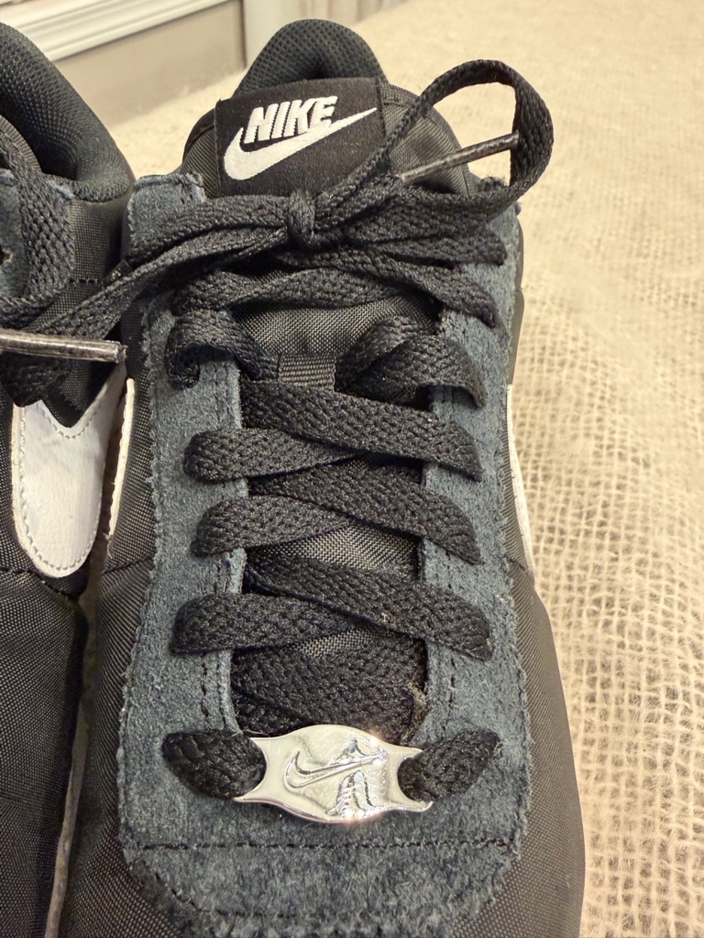 NIKE  Classic Cortez Black and white retro Womans size 8  D 72795-001 - Picture 7 of 11